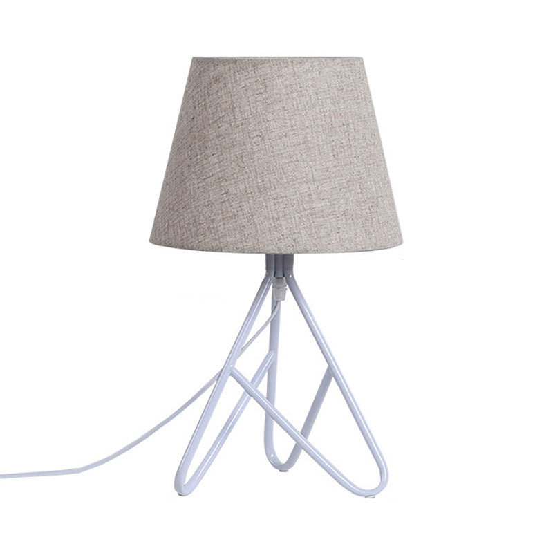 Contemporary Tapered Task Lighting Fabric 1 Light Reading Book Light in White/Black for Bedside Clearhalo 'Lamps' 'Table Lamps' Lighting' 140808