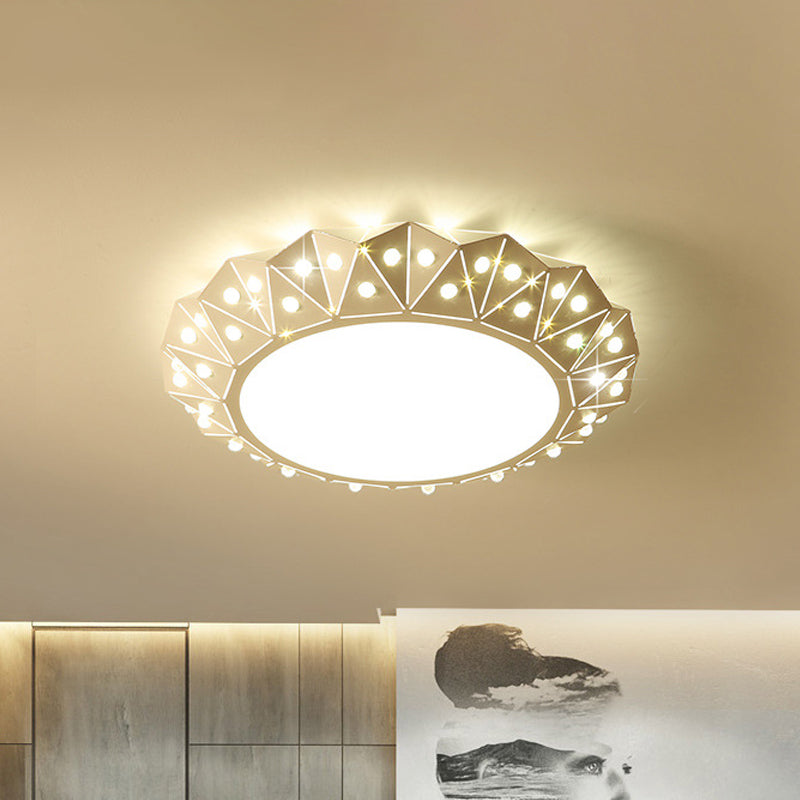 Faceted Round Flushmount Light with White Iron Shade Warm/White Light Modernism Led Foyer Ceiling Light, 16.5"/22.5" Wide Clearhalo 'Ceiling Lights' 'Close To Ceiling Lights' 'Close to ceiling' 'Flush mount' Lighting' 1434182