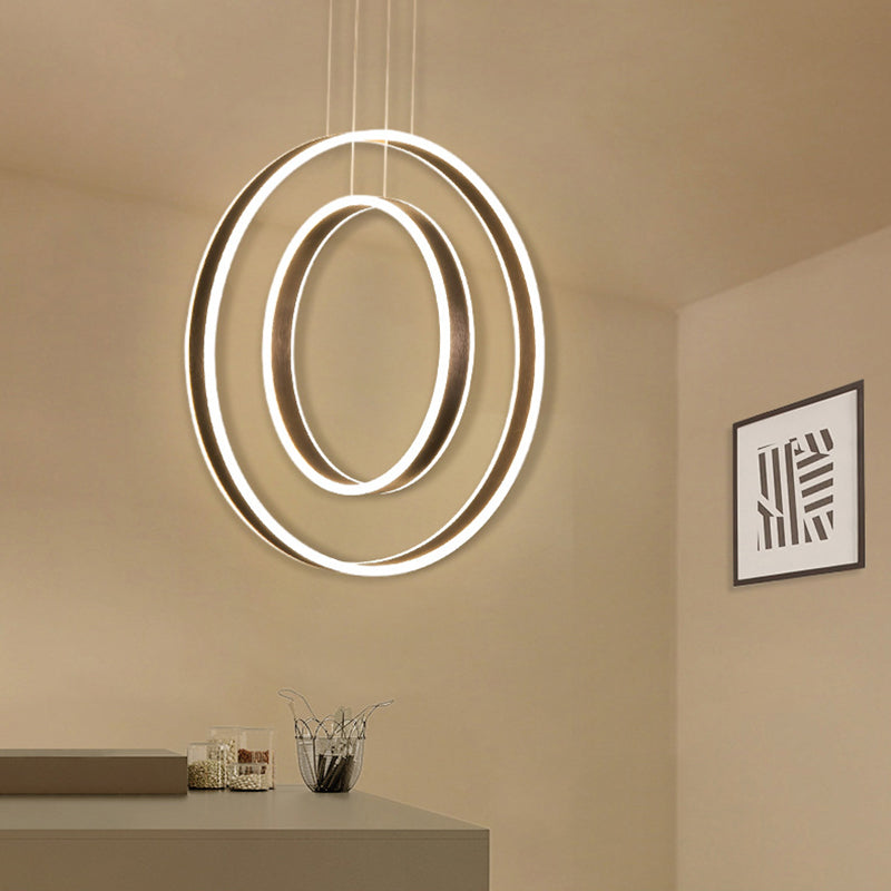 23.5"/31.5" Dia Rings Acrylic Chandelier Pendant Minimalist LED Brown Ceiling Light in Warm/White/Natural Light Brown Warm Clearhalo 'Ceiling Lights' 'Chandeliers' 'Modern Chandeliers' 'Modern' Lighting' 143654