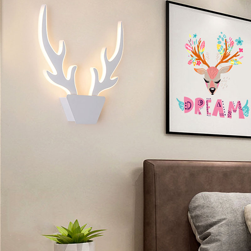 Antlers Acrylic Sconce Light Fixture Art Deco LED White/Black Wall Mounted Lamp in Warm/White Light Clearhalo 'Cast Iron' 'Glass' 'Industrial' 'Modern wall lights' 'Modern' 'Tiffany' 'Traditional wall lights' 'Wall Lamps & Sconces' 'Wall Lights' Lighting' 144781