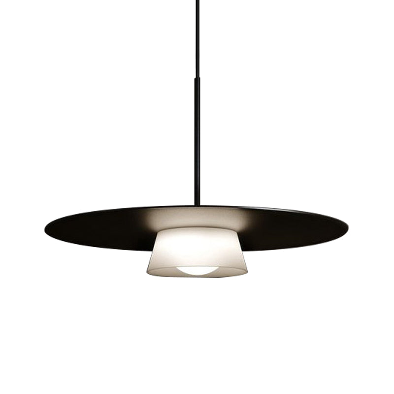 Wide-Brim Hat Pendant Ceiling Light Minimalist Iron 1 Bulb Dining Table Suspension Lamp in Black and White Clearhalo 'Ceiling Lights' 'Modern Pendants' 'Modern' 'Pendant Lights' 'Pendants' Lighting' 1456251