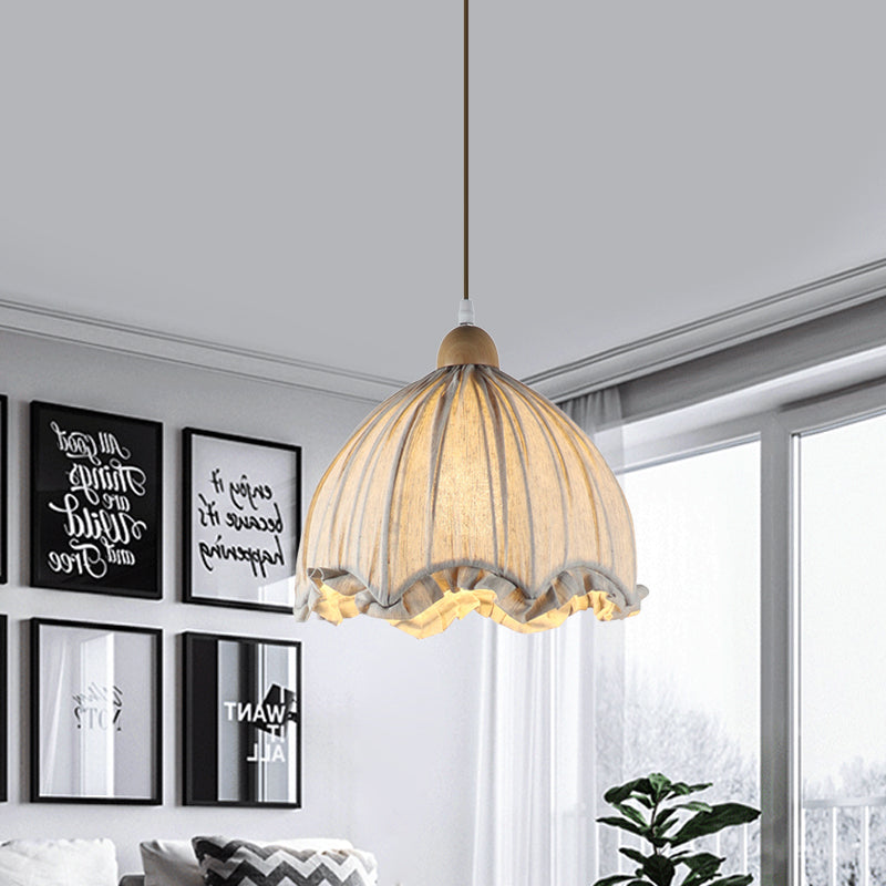 Cream Gray Scalloped Ceiling Pendant Traditional Fabric 1 Bulb Restaurant Hanging Light Fixture, 14"/16" Wide Clearhalo 'Ceiling Lights' 'Pendant Lights' 'Pendants' Lighting' 1460967