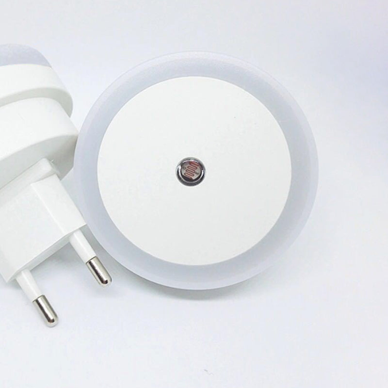 White Round Mini Nightlight Simple Plastic Plug in LED Wall Lighting for Corridor Clearhalo 'Night Lights' 'Wall Lights' Lighting' 1468221