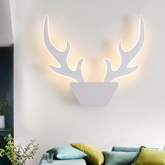 Antlers Acrylic Sconce Light Fixture Art Deco LED White/Black Wall Mounted Lamp in Warm/White Light White Clearhalo 'Cast Iron' 'Glass' 'Industrial' 'Modern wall lights' 'Modern' 'Tiffany' 'Traditional wall lights' 'Wall Lamps & Sconces' 'Wall Lights' Lighting' 1523631