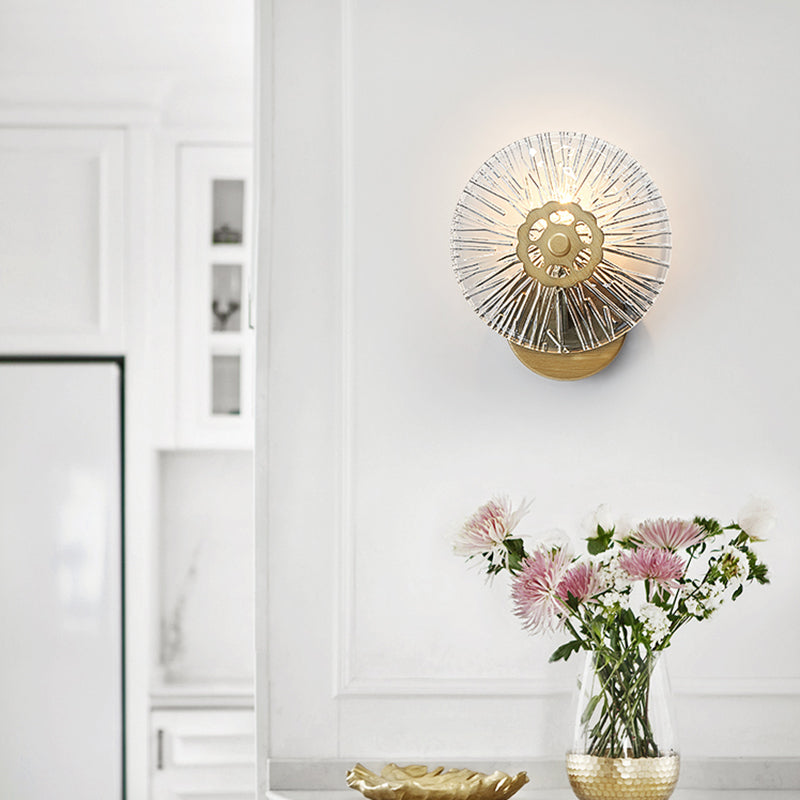 Textured Circular Wall Mounted Light Modernist Metallic and Clear Crystal 1 Head Wall Lamp in Gold Clearhalo 'Cast Iron' 'Glass' 'Industrial' 'Modern wall lights' 'Modern' 'Tiffany' 'Traditional wall lights' 'Wall Lamps & Sconces' 'Wall Lights' Lighting' 153525