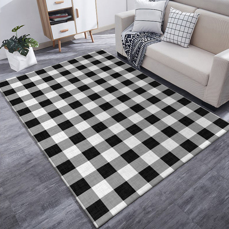 Black and White Bedroom Rug Modern Check Pattern Area Rug Polyester Washable Stain-Resistant Carpet Clearhalo 'Area Rug' 'Modern' 'Rugs' Rug' 1585506