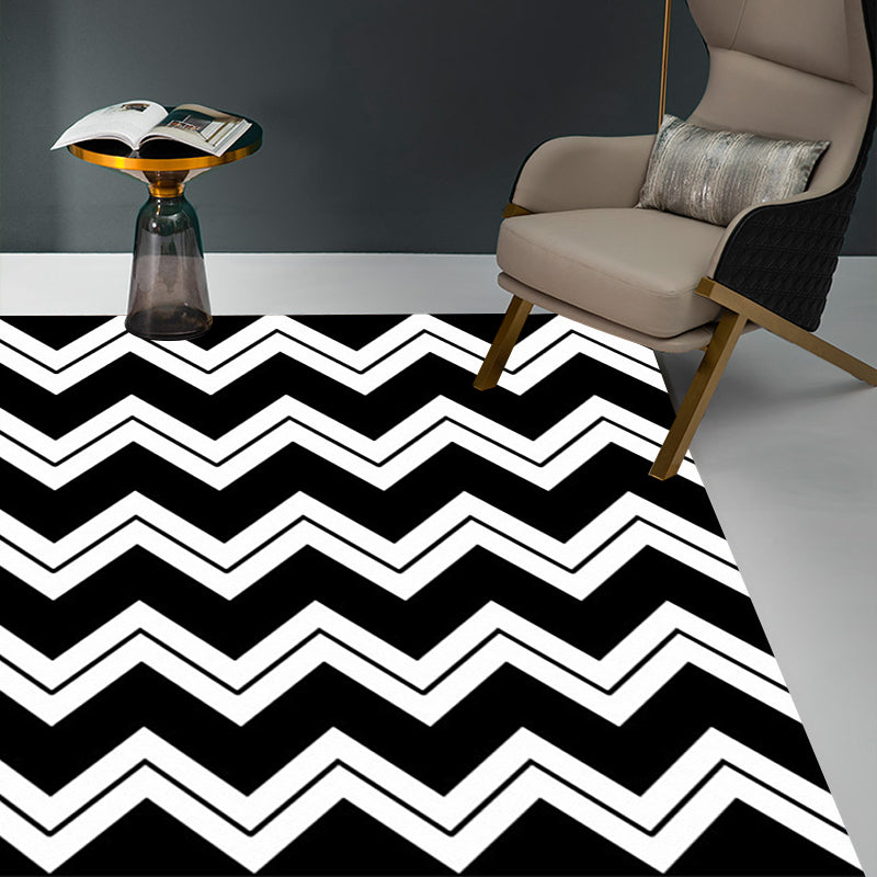 Black and White Novelty Rug Polyester Chevron Pattern Rug Washable Non-Slip Backing Carpet for Living Room Black Clearhalo 'Area Rug' 'Modern' 'Rugs' Rug' 1608646