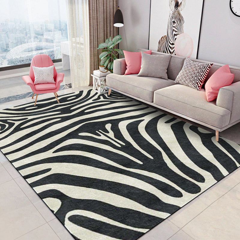 Simple Modern Rug in Black and White Zebra Stripe Leopard Chain Circle  Pattern Rug Polyester Washable Carpet for Bedroom - Clearhalo