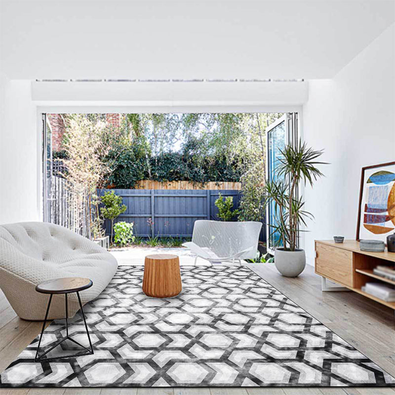 Modern Living Room Rug in Black and White Geometric Hexagon Print Rug Polyester Anti-Slip Backing Area Rug Black-White Clearhalo 'Area Rug' 'Modern' 'Rugs' Rug' 1634434