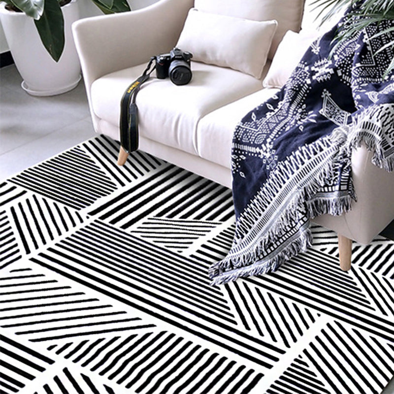 Modern Living Room Rug in Black and White Geometric Stripe Print Rug Polyester Machine Washable Area Rug Clearhalo 'Area Rug' 'Modern' 'Rugs' Rug' 1635489