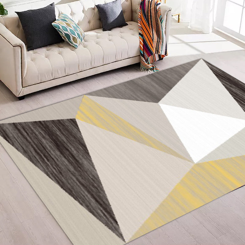 Modern Living Room Rug in Grey Color Block Triangle Print Rug Polyester Anti-Slip Backing Area Rug Clearhalo 'Area Rug' 'Modern' 'Rugs' Rug' 1636666