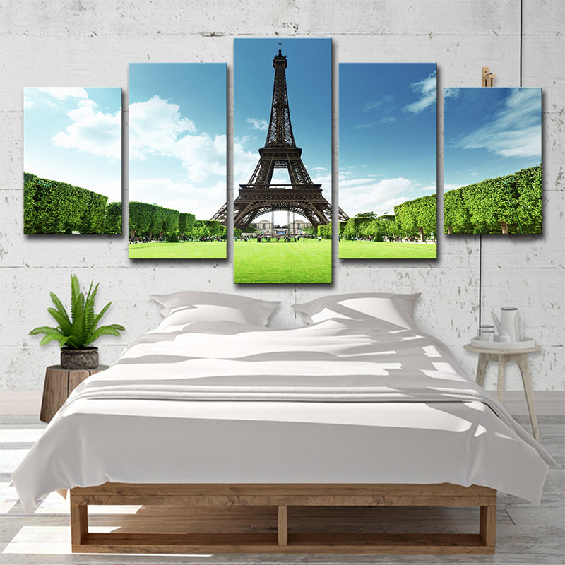 Toile multi-pièces Art Print Global Inspired Front View of Eiffel Tower and Grassland Wall Decor