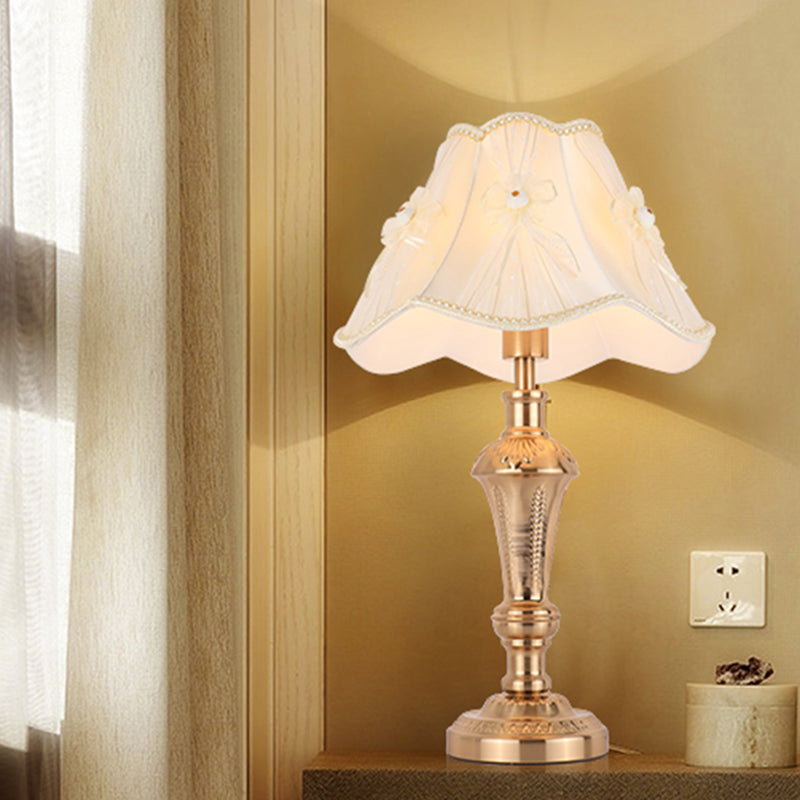 Floral/Conical Bedside Desk Light Traditional Fabric Single Head Gold Night Table Lighting Gold B Clearhalo 'Lamps' 'Table Lamps' Lighting' 1649670