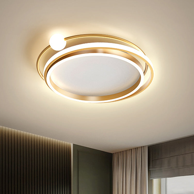 Metallic Overlap Circle Ceiling Flush Minimalism 20.5"/24.5" Wide LED Gold Flush Mount, Warm/White Light Clearhalo 'Ceiling Lights' 'Close To Ceiling Lights' 'Close to ceiling' 'Flush mount' Lighting' 1650703