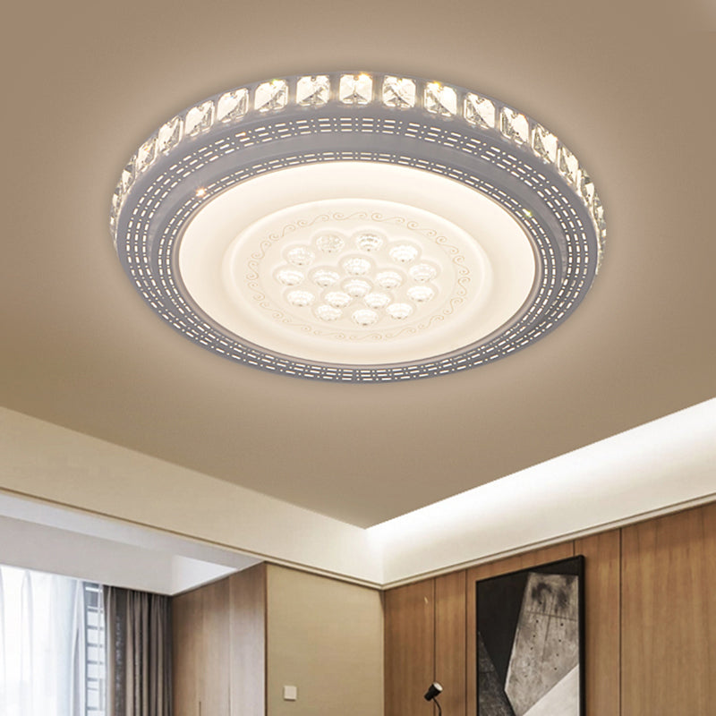 LED Great Room Ceiling Lighting Modern White Flush Mount Lamp with Round Metallic Shade in Warm/White Light White Clearhalo 'Ceiling Lights' 'Close To Ceiling Lights' 'Close to ceiling' 'Flush mount' Lighting' 1651518