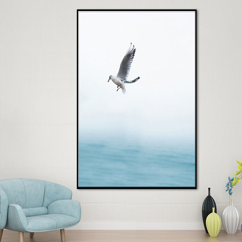 Textured Blue Wall Decor Modern Seagull Flying over Ocean Canvas Wall Art for Home Blue Clearhalo 'Art Gallery' 'Canvas Art' 'Contemporary Art Gallery' 'Modern' Arts' 1652195