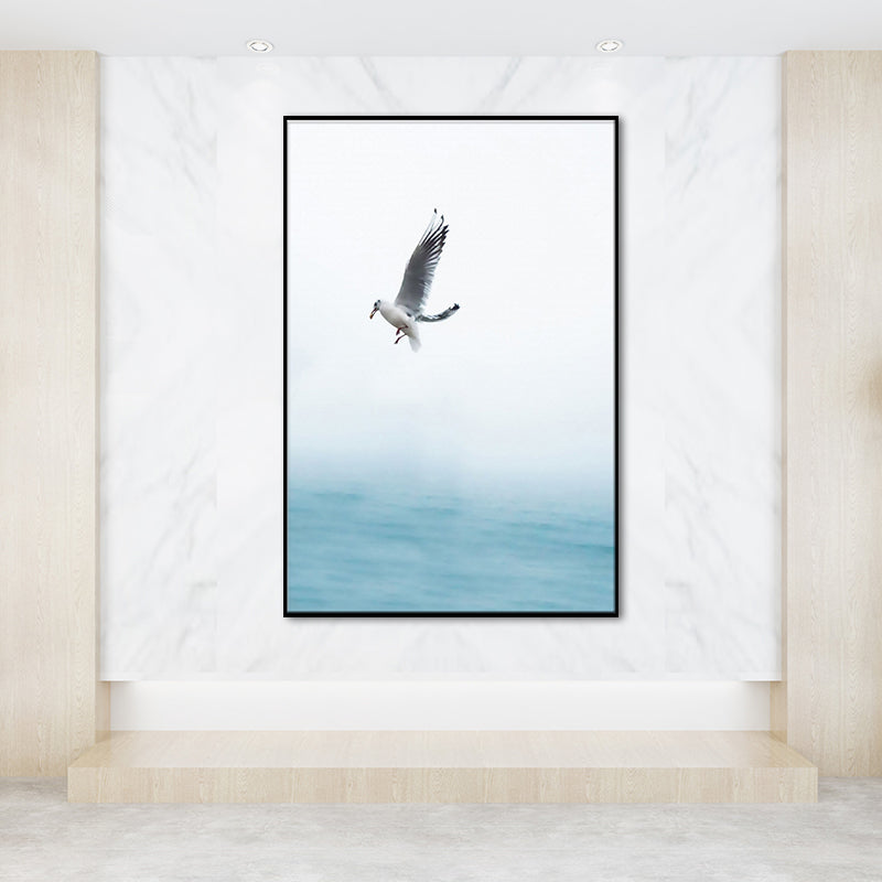 Textured Blue Wall Decor Modern Seagull Flying over Ocean Canvas Wall Art for Home Clearhalo 'Art Gallery' 'Canvas Art' 'Contemporary Art Gallery' 'Modern' Arts' 1652197