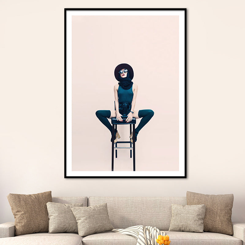 Canvas Pink Wall Art Decor Modernism Lady Sitting on Chair Wrapped Canvas for Great Room Pink Clearhalo 'Art Gallery' 'Canvas Art' 'Contemporary Art Gallery' 'Modern' Arts' 1652876