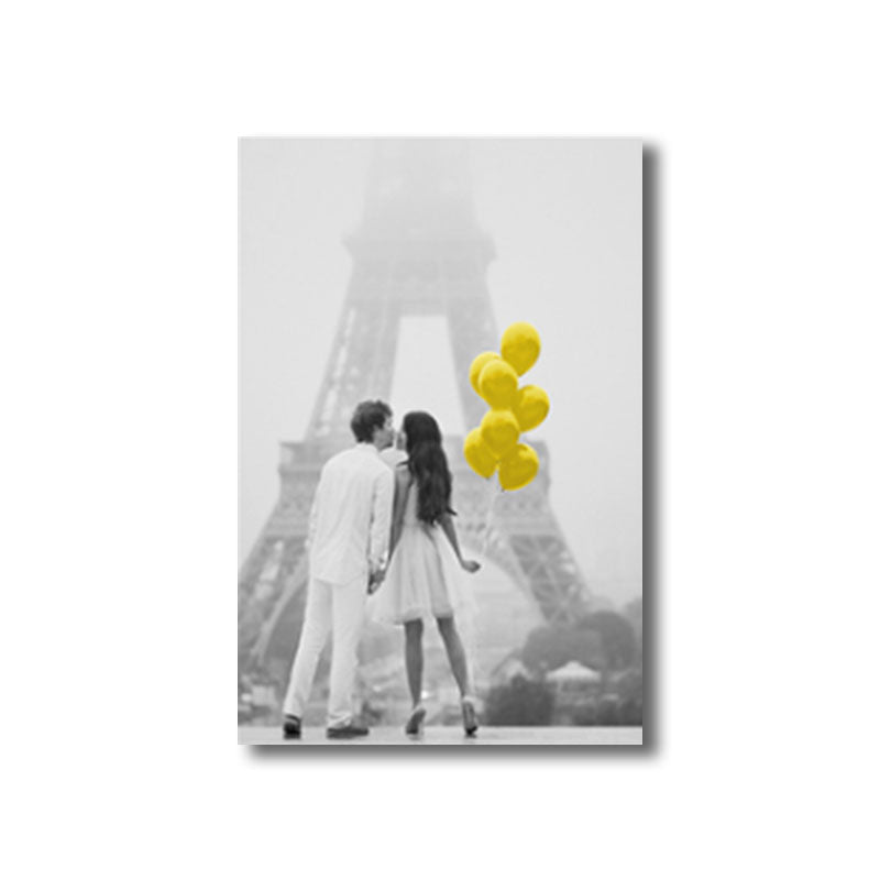 Couple with Balloon Canvas Prints Yellow Contemporary Wall Art Decor for Great Room Clearhalo 'Art Gallery' 'Canvas Art' 'Contemporary Art Gallery' 'Modern' Arts' 1653090