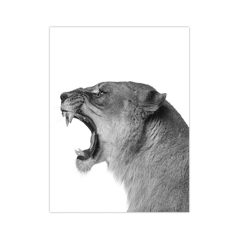 Photography Lion Roaring Canvas Wall Art for House Interior, Grey and White, Textured Clearhalo 'Art Gallery' 'Canvas Art' 'Contemporary Art Gallery' 'Modern' Arts' 1658797