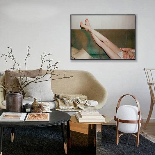 Lying Woman Wall Decor Modern Textured Canvas Art in White for Parlor, Multiple Sizes White Clearhalo 'Art Gallery' 'Canvas Art' 'Contemporary Art Gallery' 'Modern' Arts' 1660063