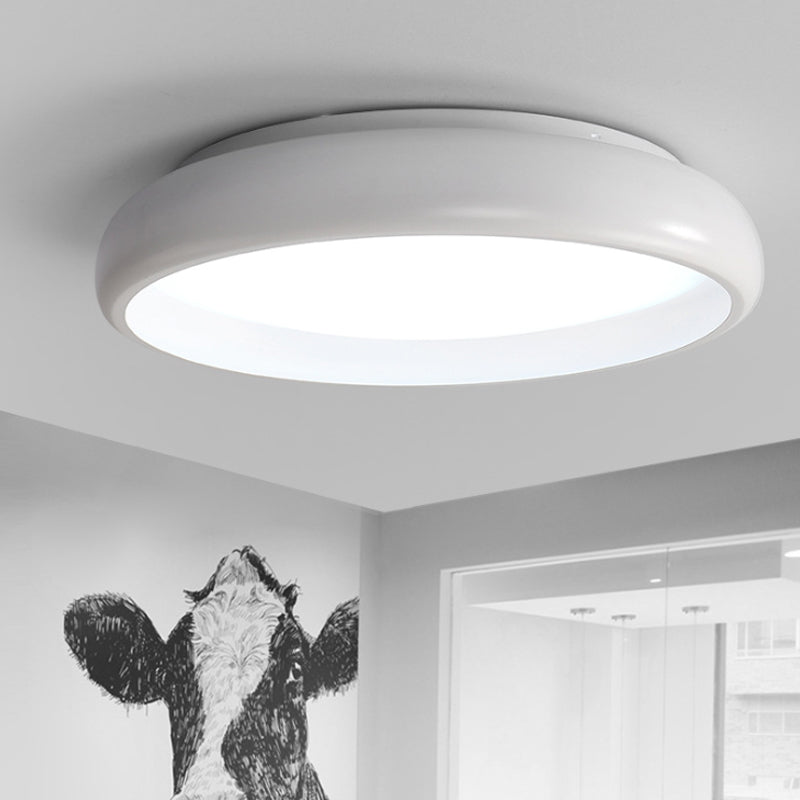 Circular Flush Mount Ceiling Light Nordic Metal Black/White Integrated LED Ceiling Flush Mount for Bedroom in Warm/White with Acrylic Diffuser White Clearhalo 'Ceiling Lights' 'Close To Ceiling Lights' 'Close to ceiling' 'Flush mount' Lighting' 166590