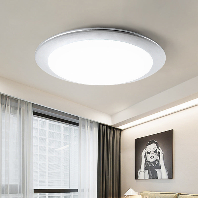 Flying Saucer Flush Ceiling Light Nordic Acrylic Gold/Silver 16"/20" Dia Integrated LED Ceiling Lamp for Bedroom Silver Clearhalo 'Ceiling Lights' 'Close To Ceiling Lights' 'Close to ceiling' 'Flush mount' Lighting' 167650