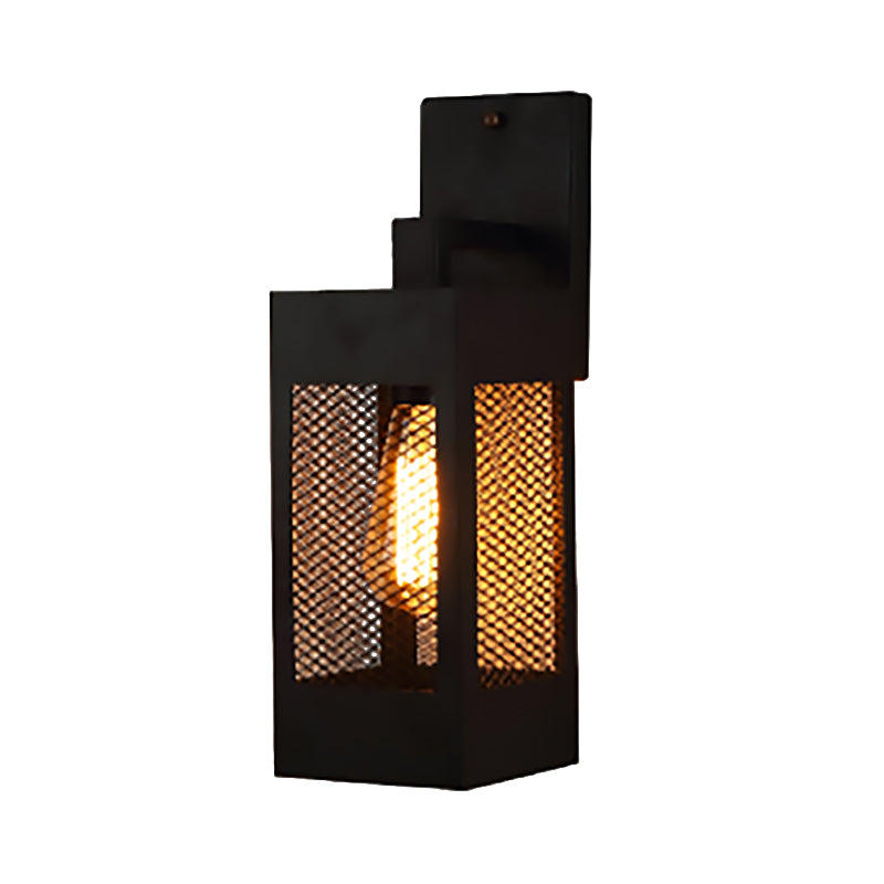 1 Light Sconce Lamp with Rectangle Mesh Metal Shade Vintage Style Indoor Wall Sconce Light in Black Clearhalo 'Art deco wall lights' 'Cast Iron' 'Glass' 'Industrial wall lights' 'Industrial' 'Middle century wall lights' 'Modern' 'Rustic wall lights' 'Tiffany' 'Traditional wall lights' 'Wall Lamps & Sconces' 'Wall Lights' Lighting' 168150