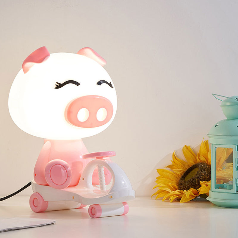 Pig/Frog/Panda Kids Bedroom Reading Book Light Plastic 1-Light Cartoon Night Table Lamp in Black/Pink/Green Pink Clearhalo 'Lamps' 'Table Lamps' Lighting' 1694273