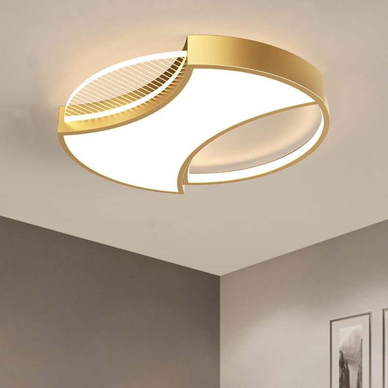 Geometric Flush Mount Light Modern Metal Style 18"/21.5" Width LED Bedroom Flush Ceiling Lamp in Black/Gold Gold Clearhalo 'Ceiling Lights' 'Close To Ceiling Lights' 'Close to ceiling' 'Flush mount' Lighting' 1709643