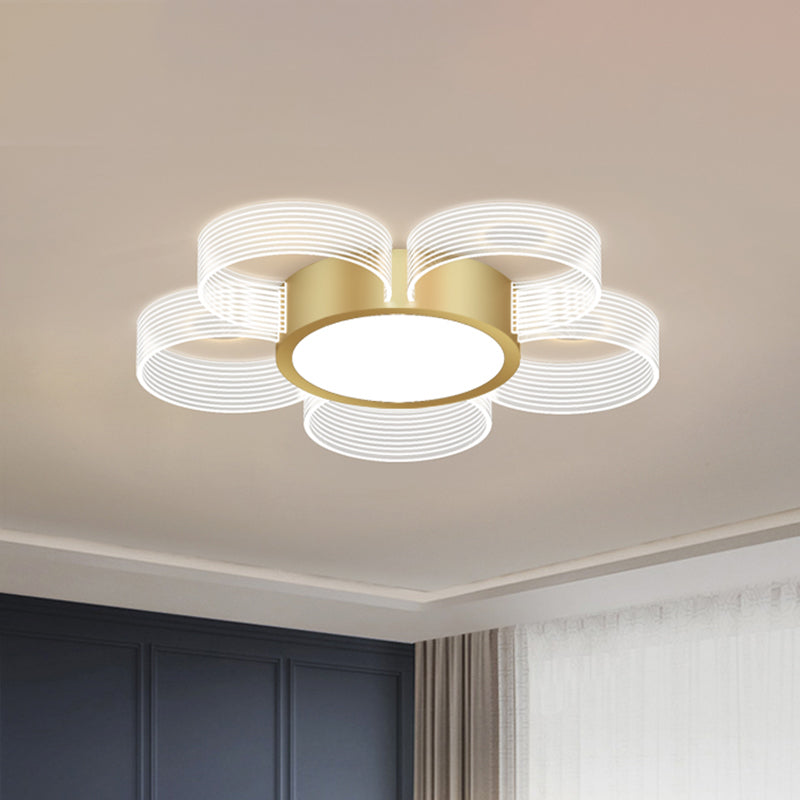 Modern Circle Ceiling Light Acrylic 3/4/5 Bulbs Drawing Room Flush Mount Lighting in Gold Clearhalo 'Ceiling Lights' 'Close To Ceiling Lights' 'Close to ceiling' 'Flush mount' Lighting' 1709997