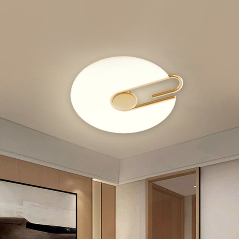 Minimalist Round Flush Mount Acrylic LED Bedroom Ceiling Light Fixture in White with Metal Clip Design Clearhalo 'Ceiling Lights' 'Close To Ceiling Lights' 'Close to ceiling' 'Flush mount' Lighting' 1710054