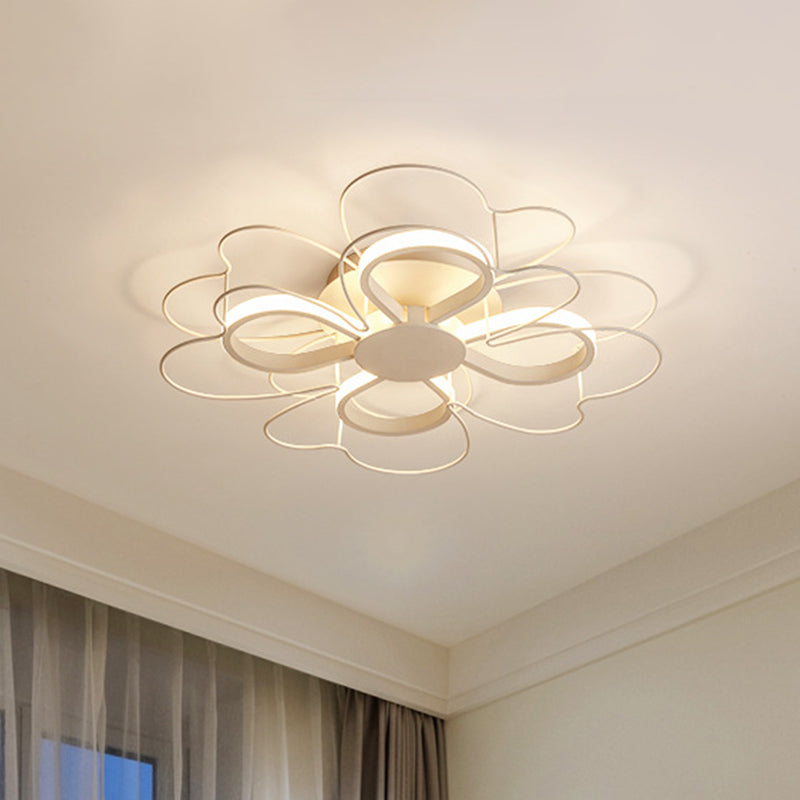 19"/22.5" W Metallic Clover Flush Light Contemporary Black/White LED Flush Mount Lighting in Warm/White Light White Clearhalo 'Ceiling Lights' 'Close To Ceiling Lights' 'Close to ceiling' 'Flush mount' Lighting' 1712698