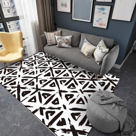 Black Geometric Pattern Rug Polyester Modern Rug Washable Anti-Slip Pet Friendly Area Rug for Living Room White Clearhalo 'Area Rug' 'Modern' 'Rugs' Rug' 1779423