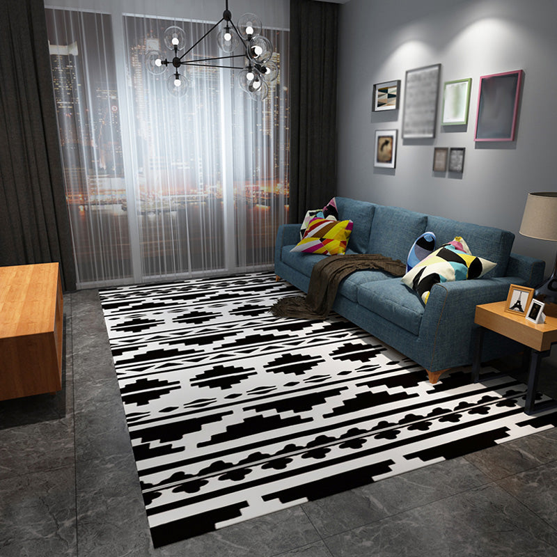 Stylish Modernism Rug Black and White Geometric Pattern Rug Pet Friendly Anti-Slip Washable Area Rug for Decoration Gloss Black Clearhalo 'Area Rug' 'Modern' 'Rugs' Rug' 1780093