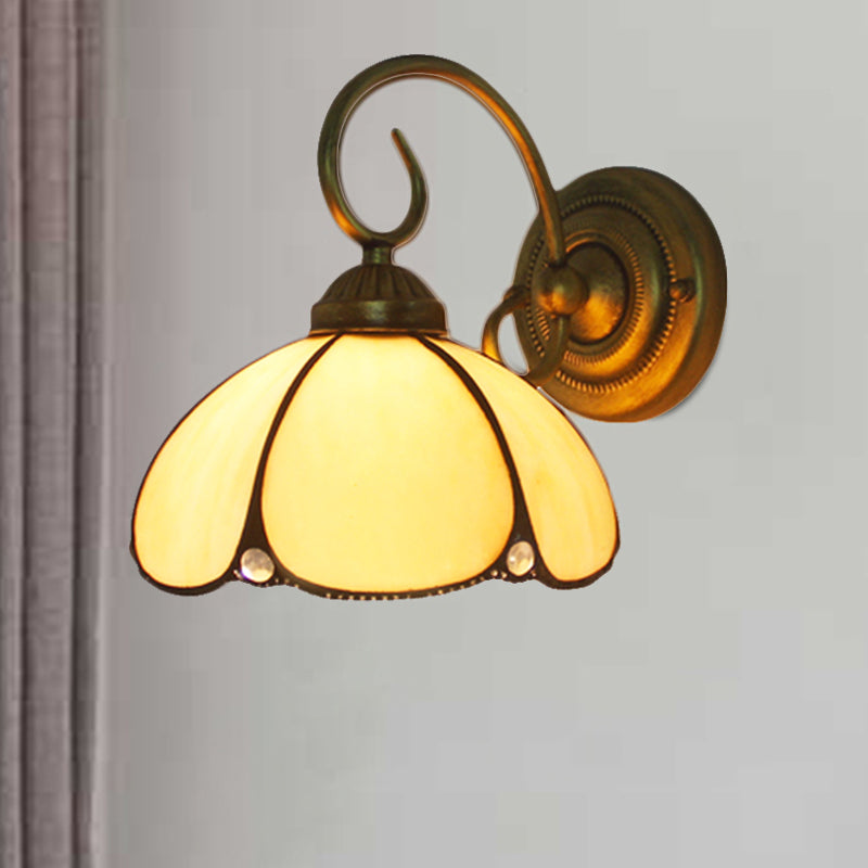 Art Glass Petal Wall Light One Light Tiffany Traditional Wall Lamp in Beige for Kitchen Clearhalo 'Industrial' 'Middle century wall lights' 'Tiffany wall lights' 'Tiffany' 'Wall Lamps & Sconces' 'Wall Lights' Lighting' 179103