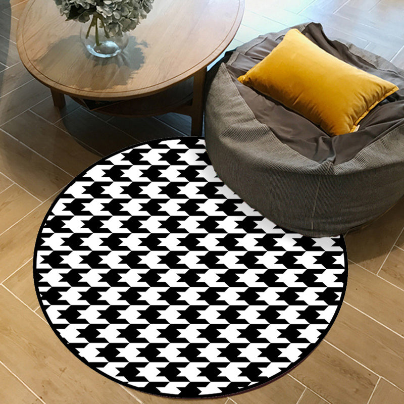 Stylish Houndstooth Pattern Rug Black and White Modern Rug Polyester Pet Friendly Washable Non-Slip Area Rug for Bedroom Clearhalo 'Area Rug' 'Modern' 'Rugs' Rug' 1811925