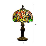 Tiffany Style Scalloped Edged Accent Lamp Stained Glass 1 Light Stunning Accent Table Lamp in Green Clearhalo 'Lamps' 'Table Lamps' Lighting' 182371