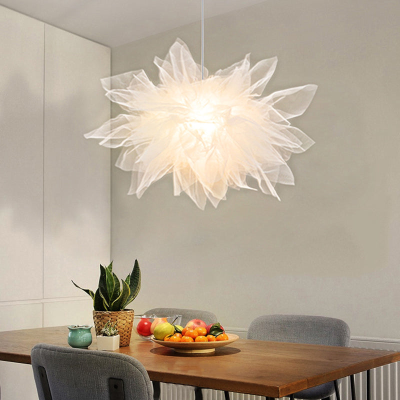 1 Light Floral Theme Pendant Lighting Modern Pretty Fabric Hanging Light in White for Bedroom White Clearhalo 'Ceiling Lights' 'Modern Pendants' 'Modern' 'Pendant Lights' 'Pendants' Lighting' 184702