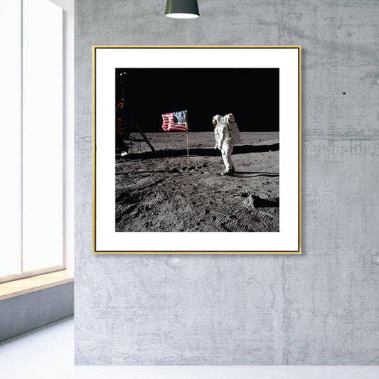 Science Fiction Planetary Landing Canvas Kids Textured Wall Art Print in Grey for Bedroom Grey Clearhalo 'Art Gallery' 'Canvas Art' 'Kids' Arts' 1861249