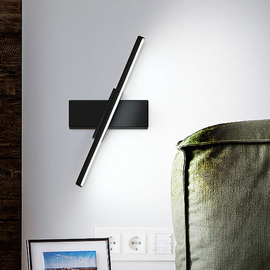 Linear Vanity Wall Sconce Contemporary Metallic Black/White LED Wall Light Fixture in Warm/White Light Clearhalo 'Cast Iron' 'Glass' 'Industrial' 'Modern wall lights' 'Modern' 'Tiffany' 'Traditional wall lights' 'Vanity Lights' 'Wall Lights' Lighting' 1867179