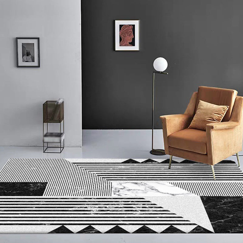 Black Stripe Pattern Area Rug Polyester Modern Rug Washable Anti-Slip Backing Rug for Decoration Black Clearhalo 'Area Rug' 'Modern' 'Rugs' Rug' 1868498