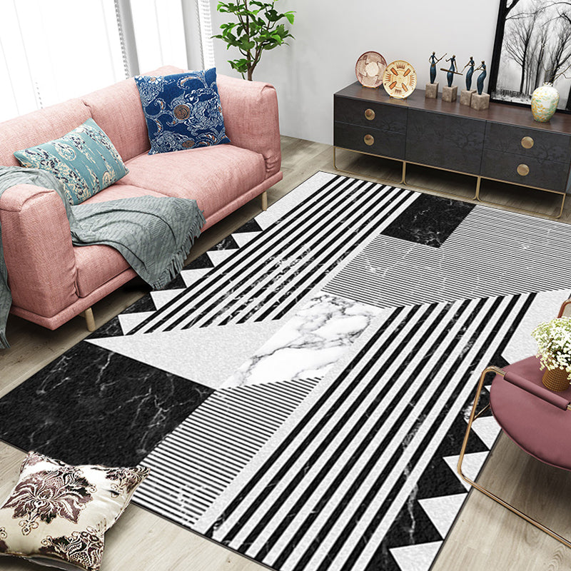 Black Stripe Pattern Area Rug Polyester Modern Rug Washable Anti-Slip Backing Rug for Decoration Clearhalo 'Area Rug' 'Modern' 'Rugs' Rug' 1868499