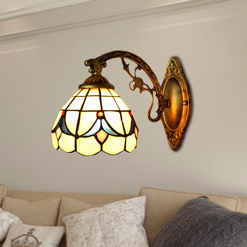 Retro Style Scalloped Wall Fixture Light Stained Glass 1 Light Wall Sconce with Tulip Pattern for Bedroom Lighting in Beige Clearhalo 'Wall Lamps & Sconces' 'Wall Lights' Lighting' 188395