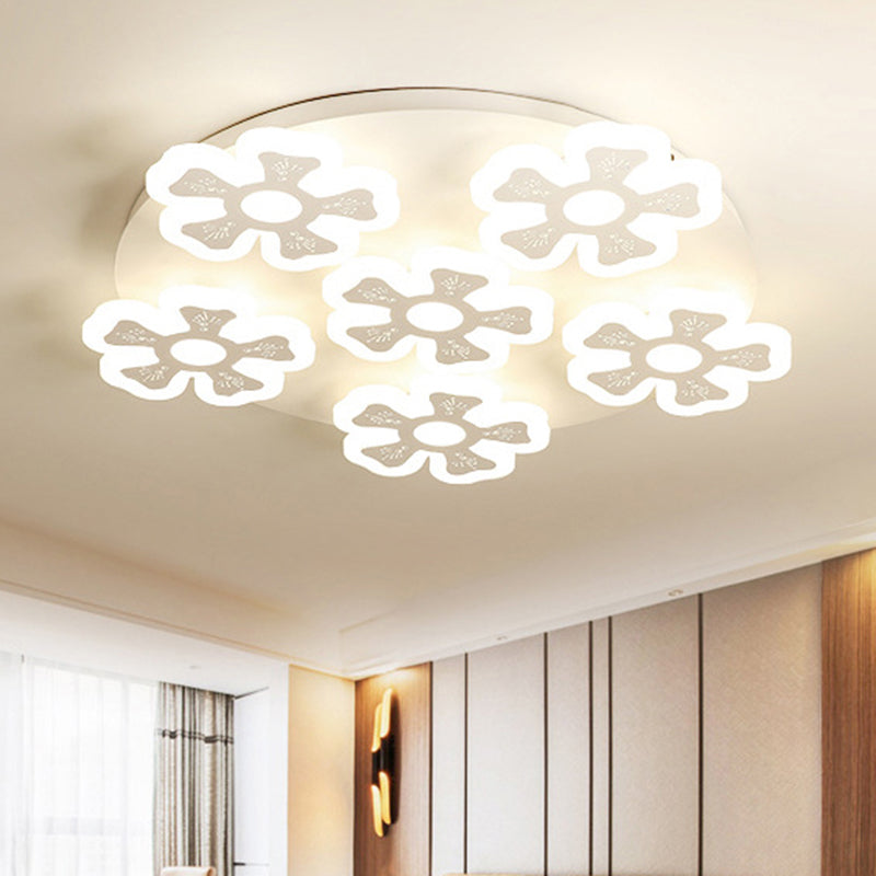 Flower Shape Ceiling Mount Light Modern Style Acrylic Ceiling Fixture in White for Living Room Clearhalo 'Ceiling Lights' 'Close To Ceiling Lights' 'Close to ceiling' 'Flush mount' Lighting' 189218