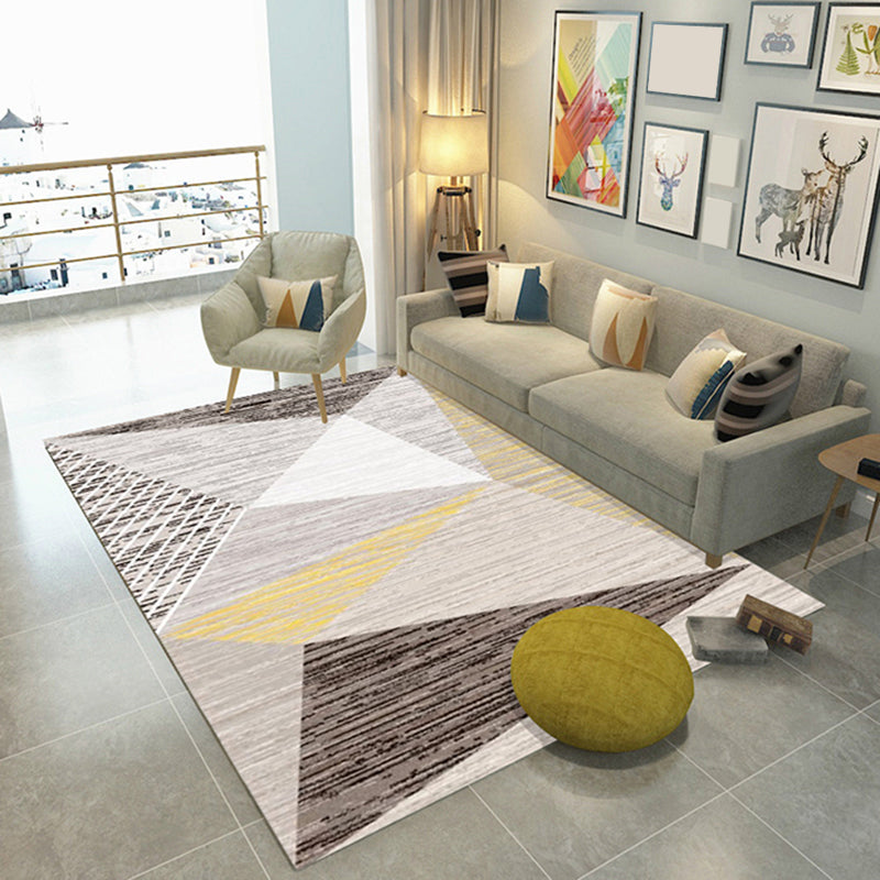 Compact Multicolored Modern Rug Polypropylene Triangles Pattern Rug Non-Slip Backing Carpet for Living Room Brown Clearhalo 'Area Rug' 'Modern' 'Rugs' Rug' 1927778