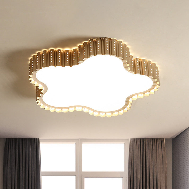 Square/Flower/Rectangle Flush Mount Light Modern Iron Gold LED Flushmount Ceiling Lamp in Warm/White Light with Circle Cutouts Gold Flower Clearhalo 'Ceiling Lights' 'Close To Ceiling Lights' 'Close to ceiling' 'Flush mount' Lighting' 1935015