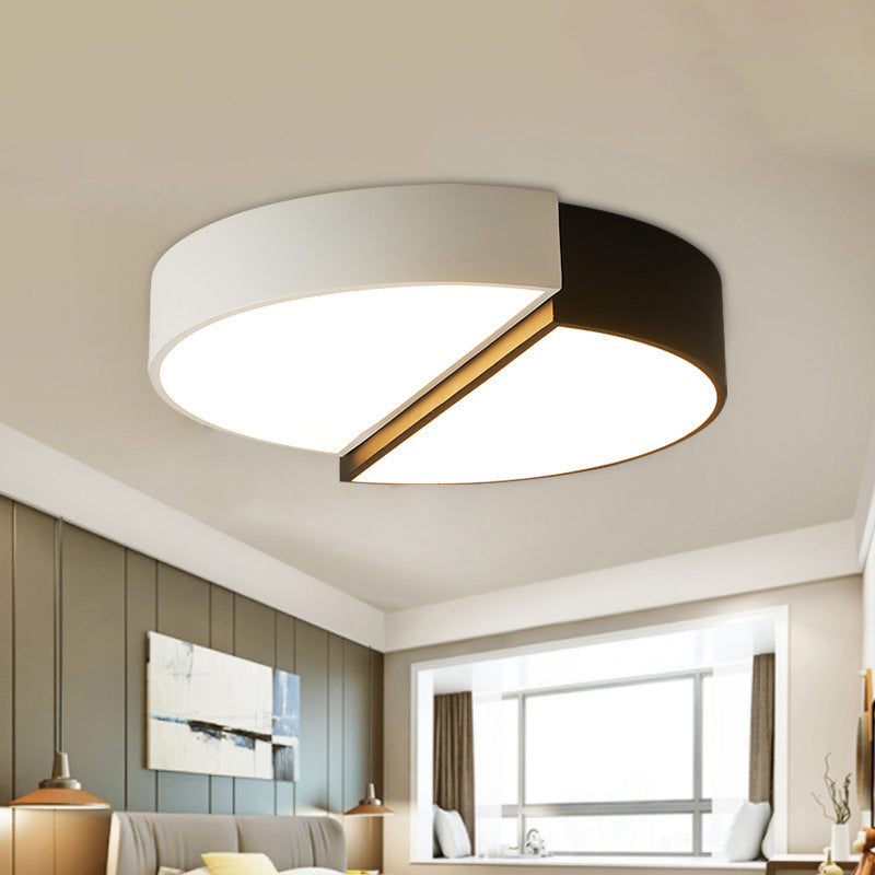 Minimalist Split Round Flush Light Metal 15"/19" Wide LED Bedroom Ceiling Mounted Lamp in Black and White White Clearhalo 'Ceiling Lights' 'Close To Ceiling Lights' 'Close to ceiling' 'Flush mount' Lighting' 1936091