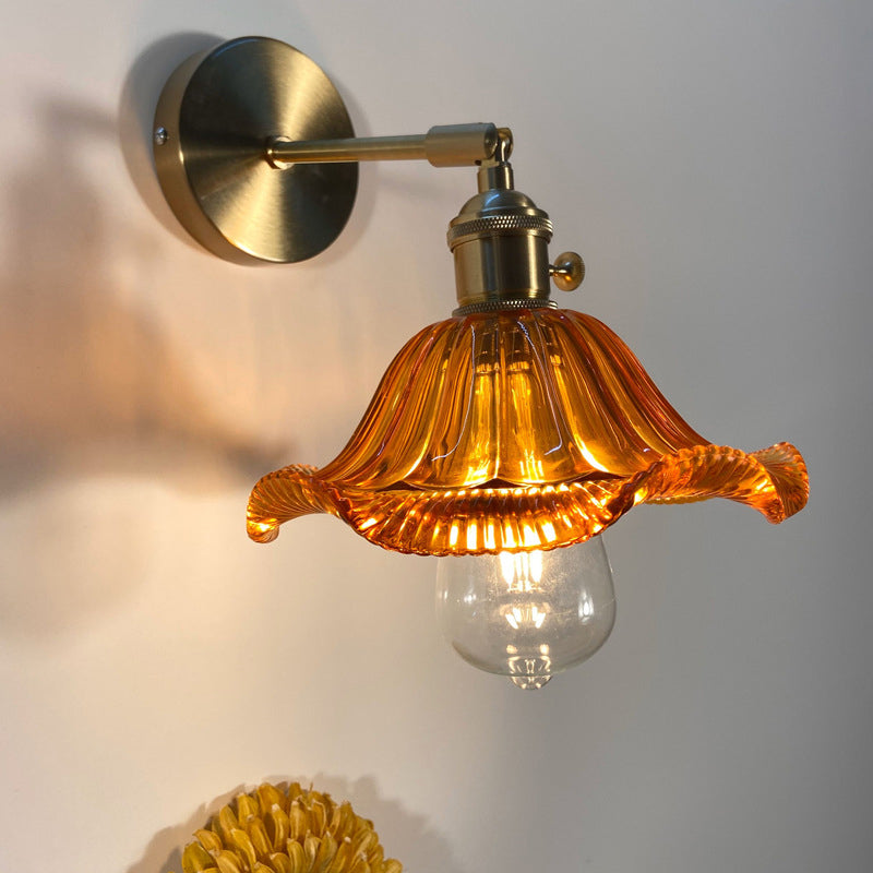 Single-Bulb Bedroom Wall Lamp Postmodern Gold Rotatable Wall Light Sconce with Oval/Diamond/Ruffled Blue/Clear/Green Glass Shade Clearhalo 'Cast Iron' 'Glass' 'Industrial' 'Modern wall lights' 'Modern' 'Tiffany' 'Traditional wall lights' 'Wall Lamps & Sconces' 'Wall Lights' Lighting' 1936692