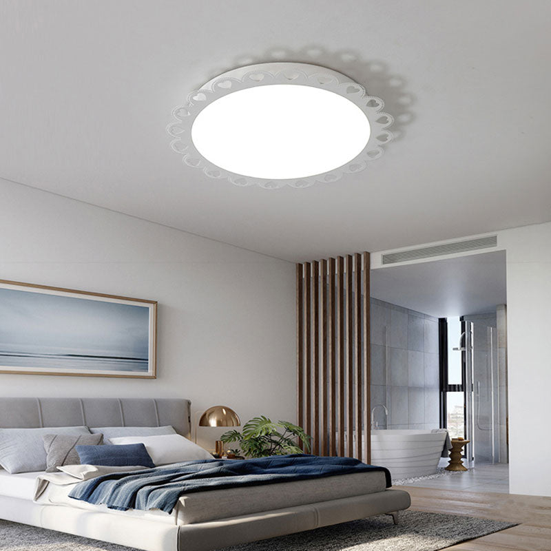 Circle Living Room Flush Mount Ceiling Light Acrylic Nordic LED Flush Ceiling Lights in White Clearhalo 'Ceiling Lights' 'Close To Ceiling Lights' 'Close to ceiling' 'Flush mount' Lighting' 195703